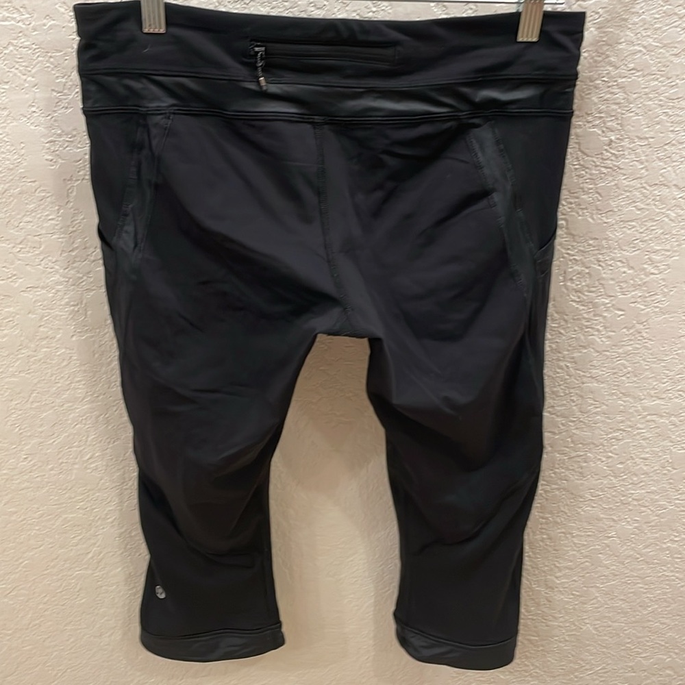 Women's Lululemon Chase Me Crop II Leggings, Black, Size 10 - Picture 6 of 13